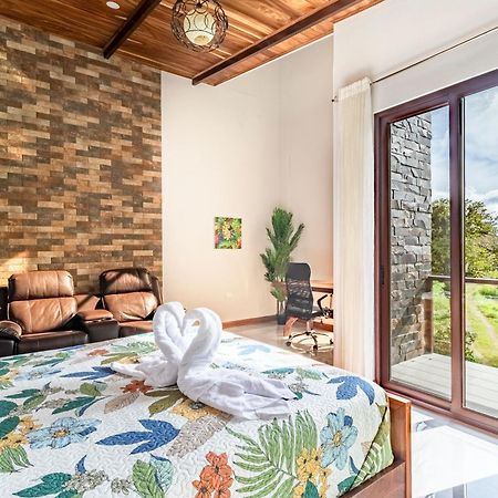 Cougar Monteverde Ngoại thất bức ảnh