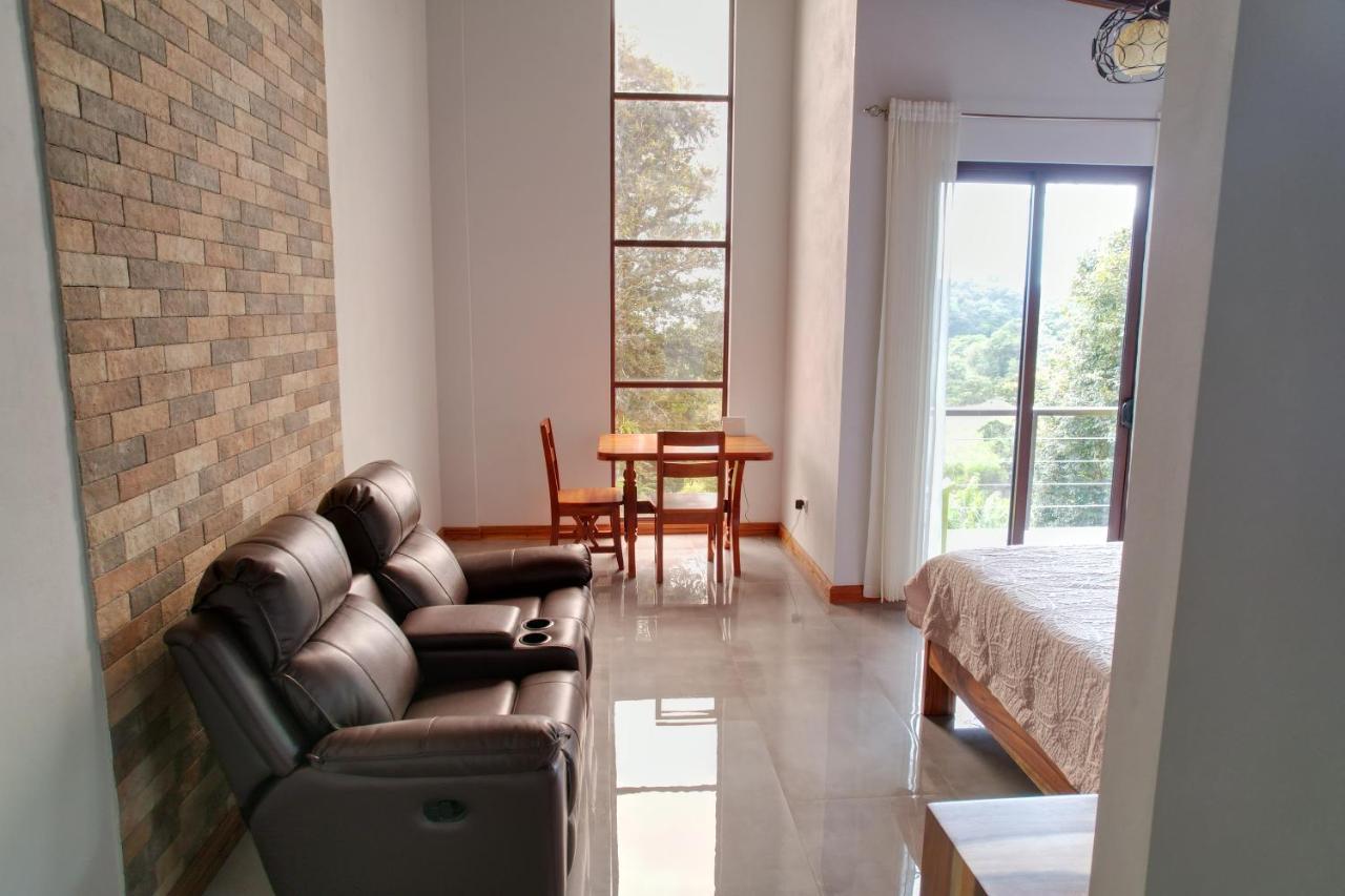 Cougar Monteverde Ngoại thất bức ảnh
