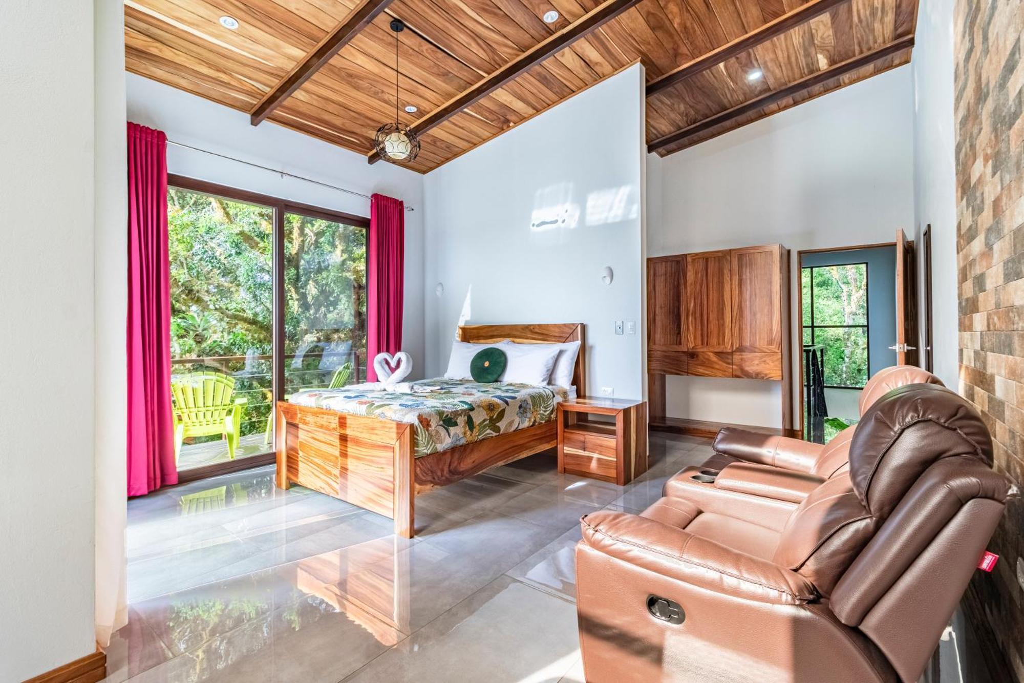 Cougar Monteverde Ngoại thất bức ảnh