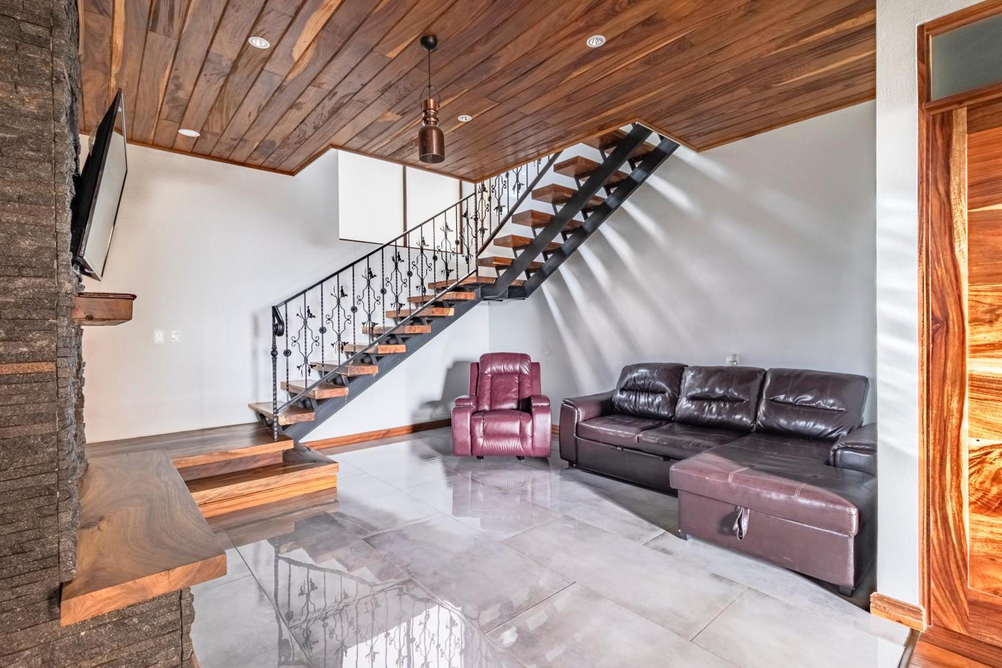 Cougar Monteverde Ngoại thất bức ảnh