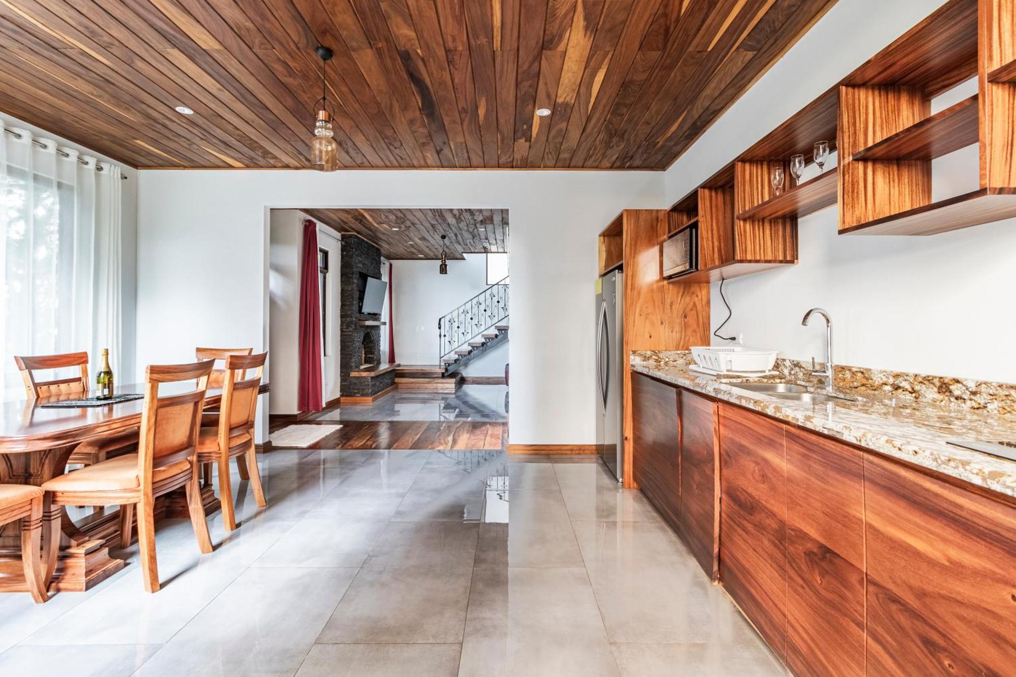 Cougar Monteverde Ngoại thất bức ảnh